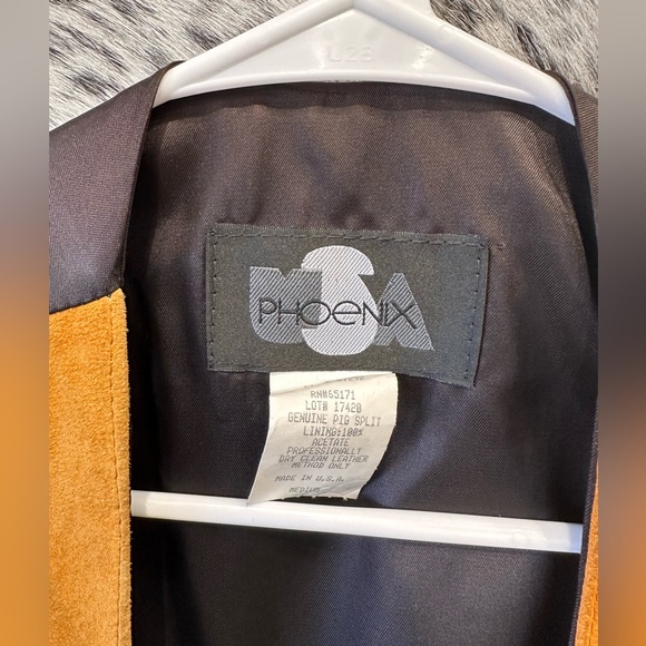 Vintage Women’s tan leather vest - Picture 3 of 4